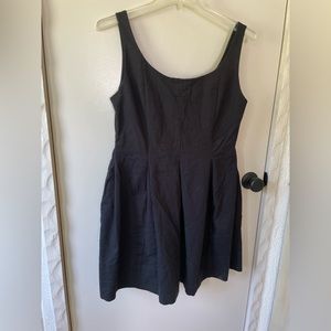 Classy figure flattering dress for a perfect LBD.